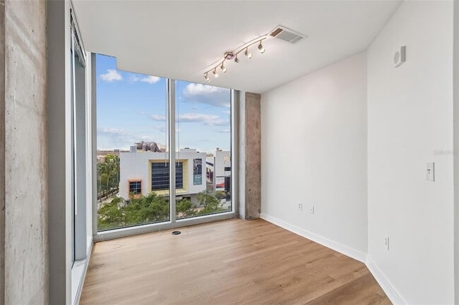 Building Photo - 777 N Ashley Dr