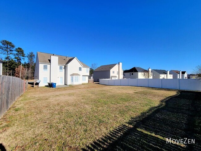 Building Photo - 1111 Golden Crest Dr