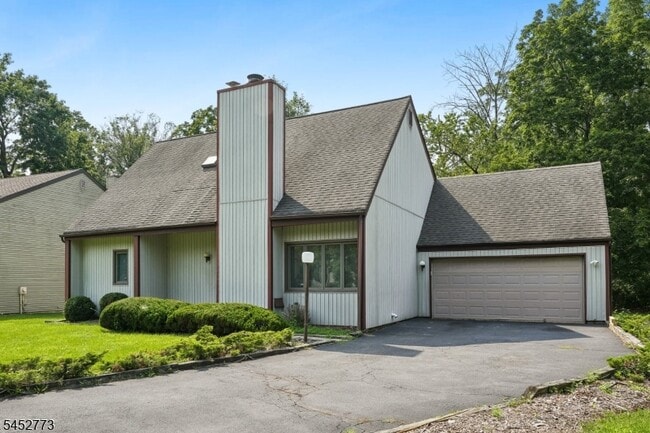 Building Photo - 4 Arbor Ct