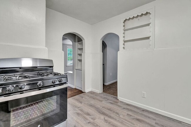 Building Photo - Single Family Home Mariemont