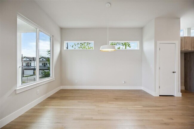 Building Photo - 5314 Suez St