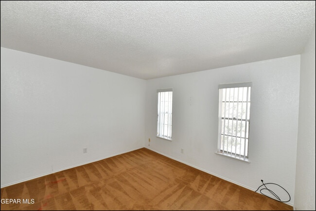 Building Photo - 6201 Escondido Dr