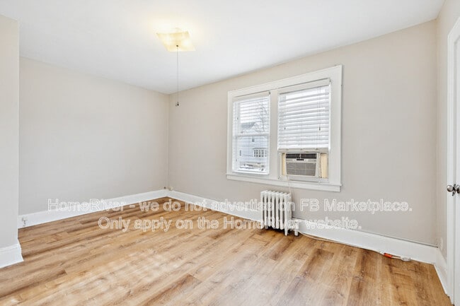 Building Photo - 11 Cedar St