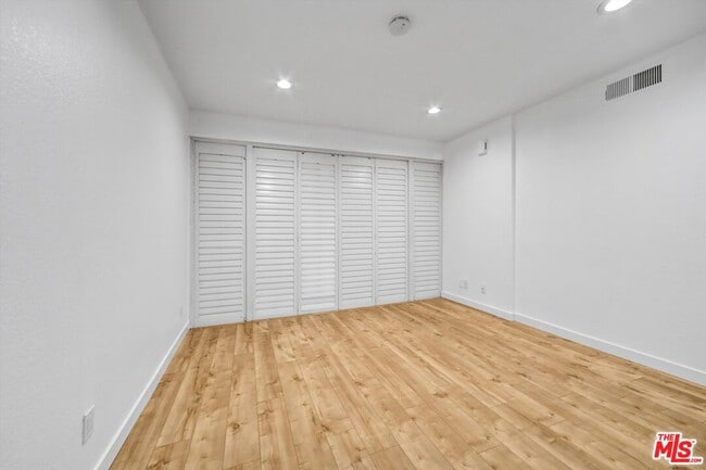 Building Photo - 1355 N Sierra Bonita Ave