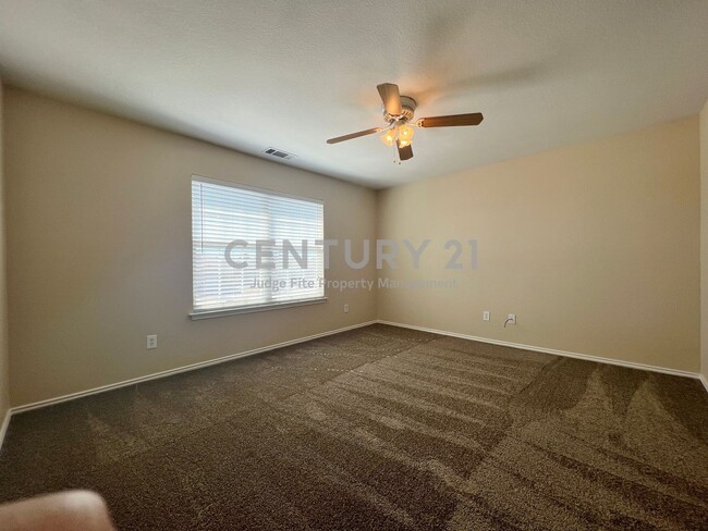 Building Photo - Amazing 2-Story 3/2.5/2 in Fort Worth For ...