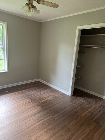 Building Photo - 3514 Sabine Ave
