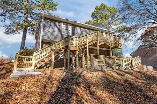 Building Photo - 735 Ashbrook Rd