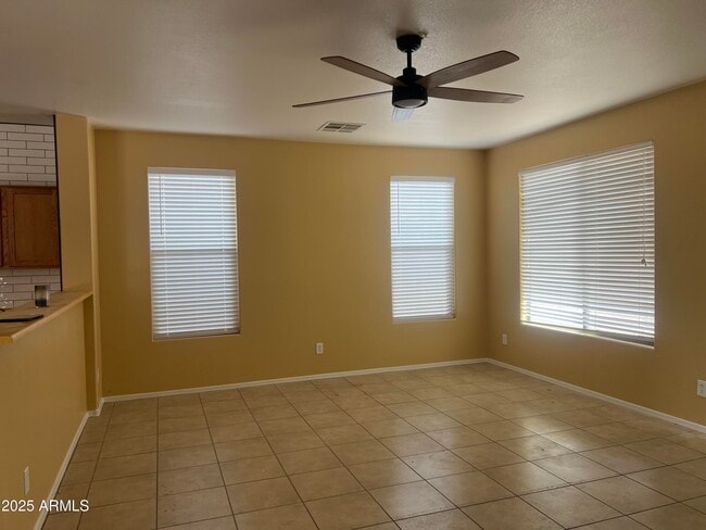 Primary Photo - 3915 E Morelos St