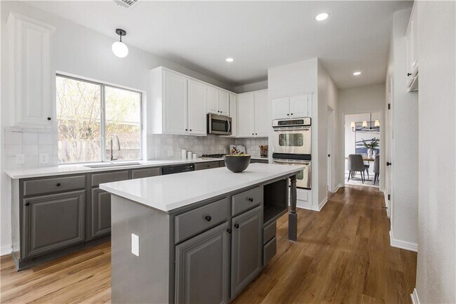 Building Photo - 1831 Chino Valley Trail