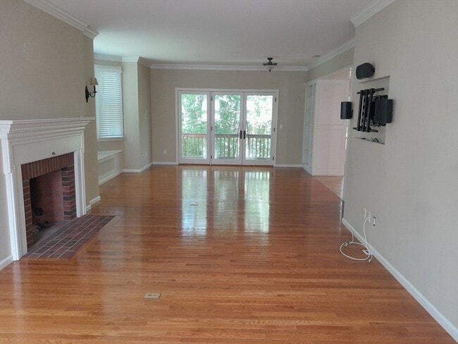 Building Photo - 373 Littlefield Ln