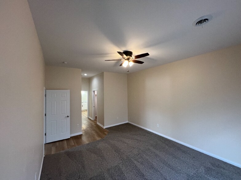 Building Photo - 6534 Casper Ct