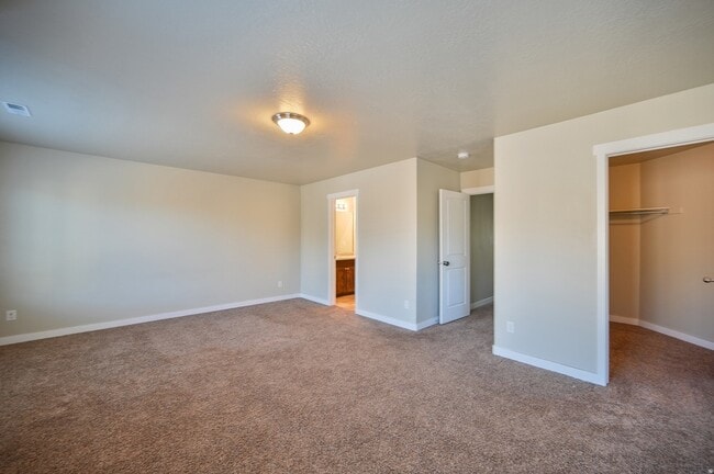 Building Photo - 4088 E Oakland Hills Dr