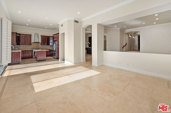 Building Photo - 1470 Paseo De Oro