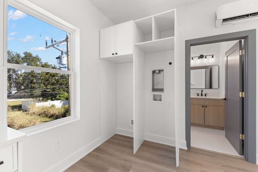 Building Photo - 2523 13th Ave N