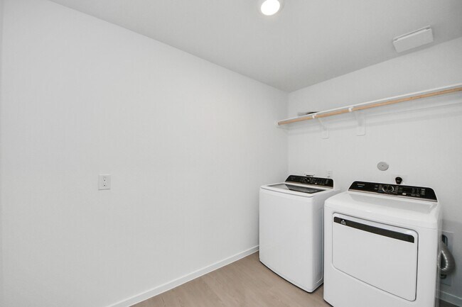 Building Photo - 3052 Dawn Sound Dr