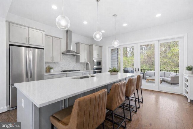 Building Photo - 4537 Plateau Dr