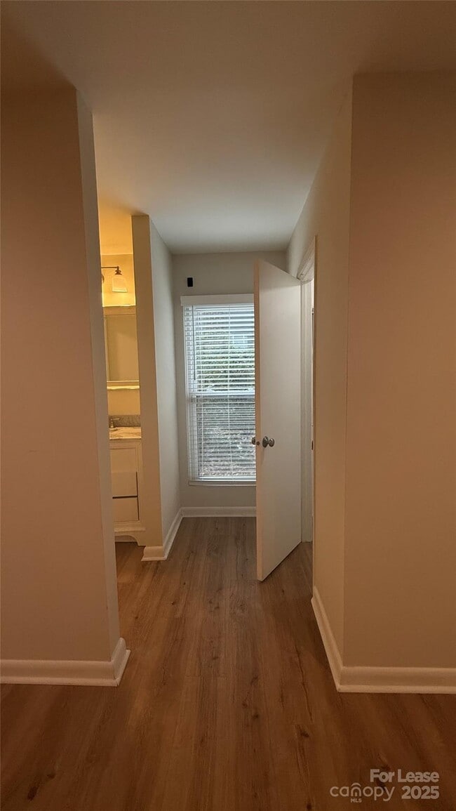 Building Photo - 4948 Sardis Rd