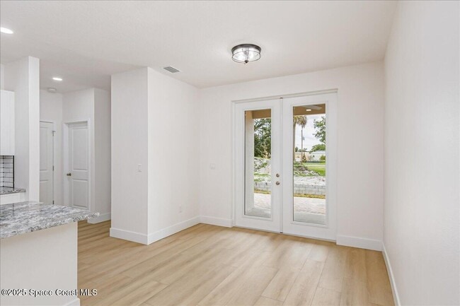 Building Photo - 176 Sunset Dr