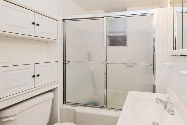 Building Photo - 40 Liberty Pl