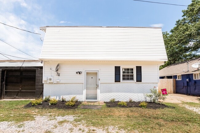 Building Photo - 2A Gordon St Ext
