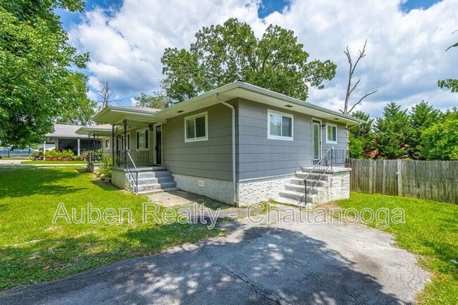 Building Photo - 2806 Silverdale Rd