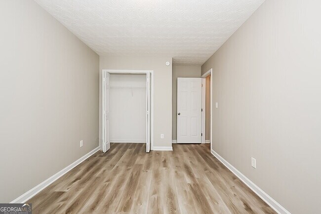 Building Photo - 896 Madison Ct