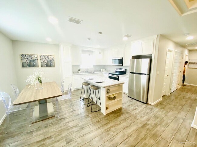 Building Photo - 3409 Sahara Dr