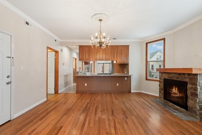 Building Photo - 14 Duer Pl