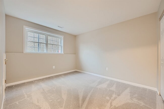 Building Photo - 520 Cressy Rd