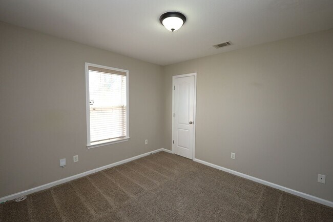 Building Photo - 1823 Hazel Dr