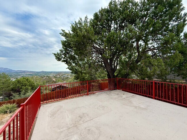 Building Photo - Million-Dollar Views of Granite Mountain &...