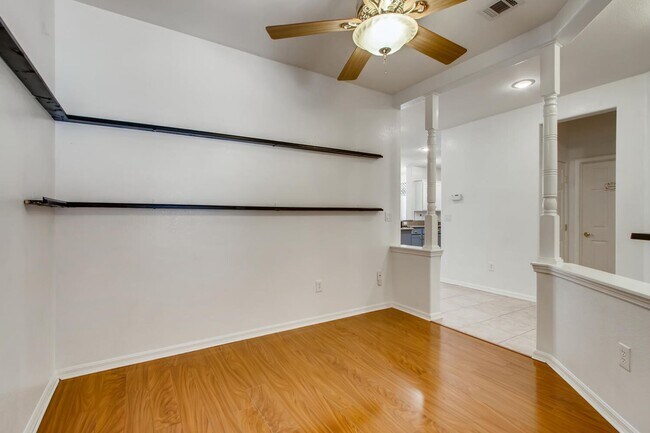 Building Photo - Stunning 1 Story 2 Bedroom Home in Summerl...