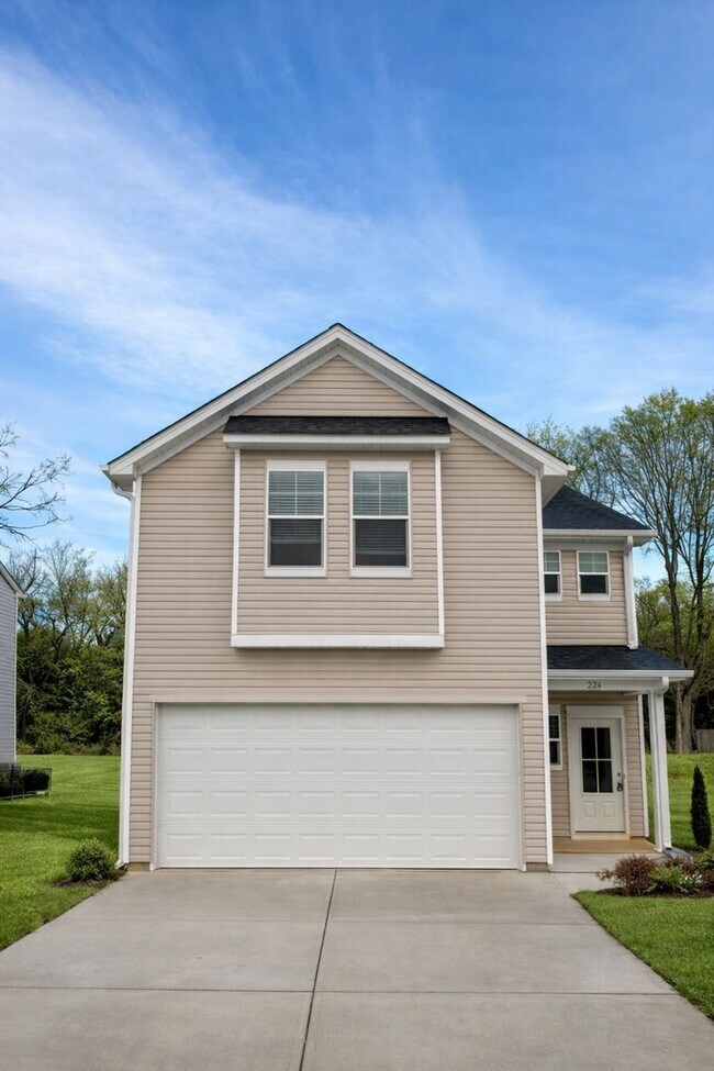 Building Photo - Stunning 3BR 2.5BA Home in Mooresville • 2 Car Garage