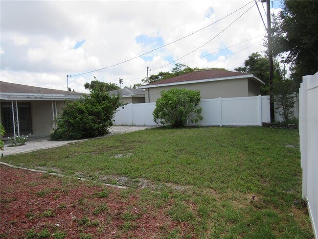 Building Photo - 2067 Timber Ln