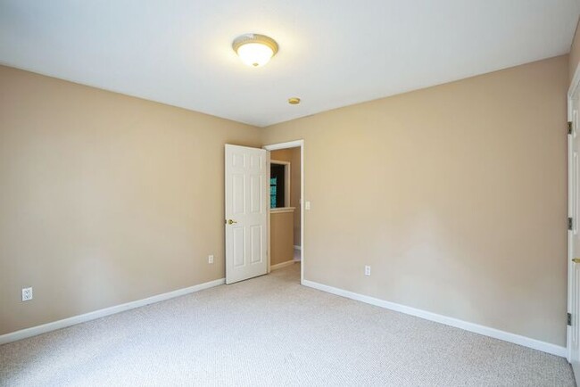 Building Photo - 43935 Willow Leaf Way