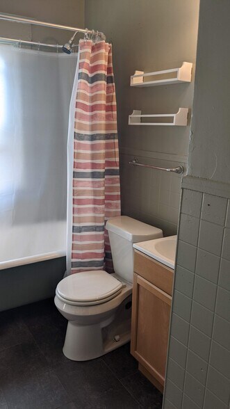 Building Photo - 77 Weyand Ave