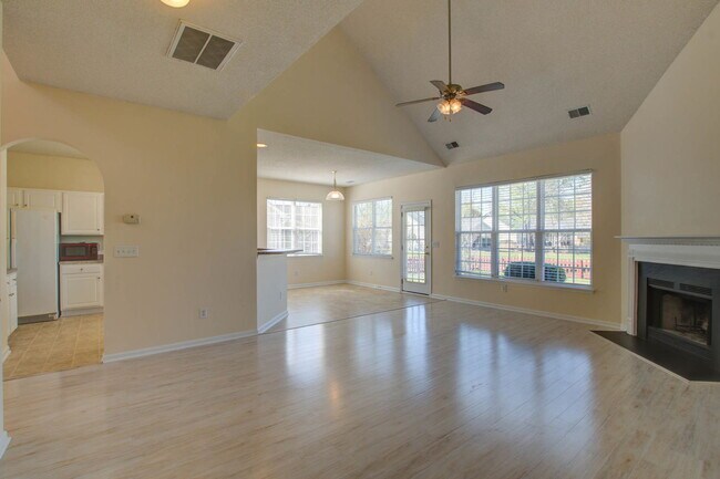 Building Photo - 533 Tribeca Dr