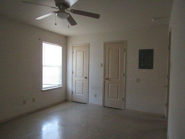 Building Photo - 1804 Juarez Ave