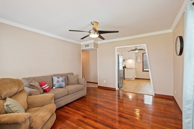 Building Photo - 6728 Avenue Q