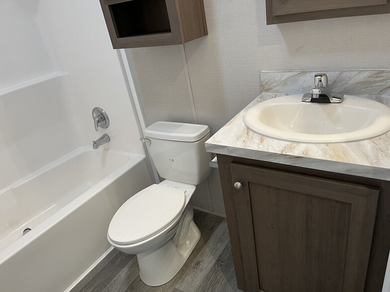 Building Photo - 6610 Lear Nagle Rd