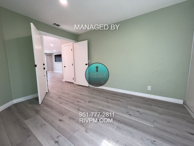 Building Photo - FOR RENT: BEAUTIFULLY RENOVATED 2 BEDROOM ...