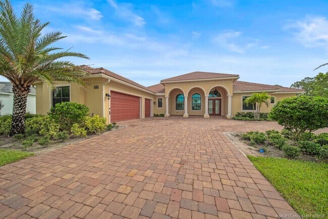 Primary Photo - 5286 SW Pomegranate Way