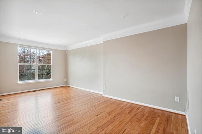 Building Photo - 25404 Upper Clubhouse Dr