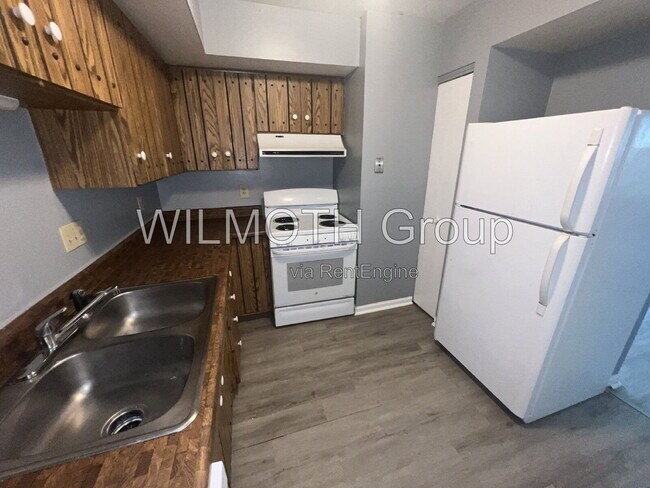 Building Photo - 1310 Millerwood Dr