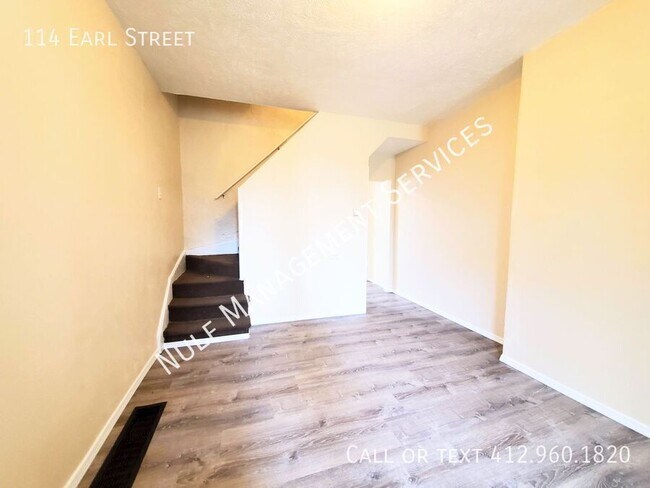 Building Photo - 114 Earl St