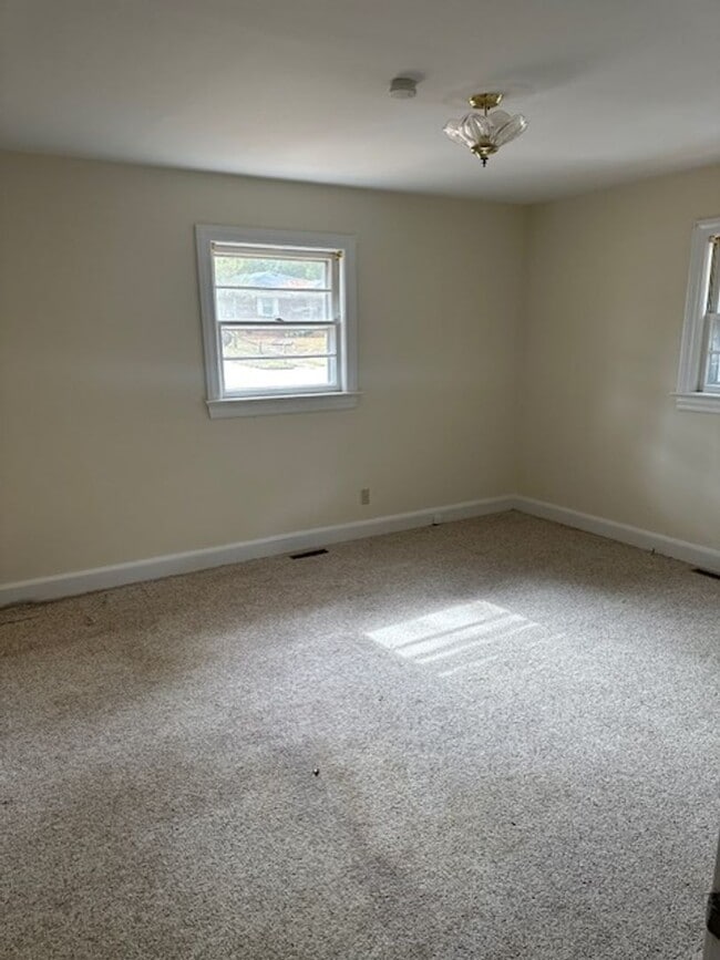 Building Photo - 1208 Neal St