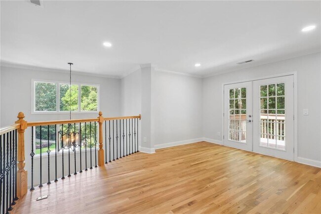 Building Photo - 210 Aerie Ct