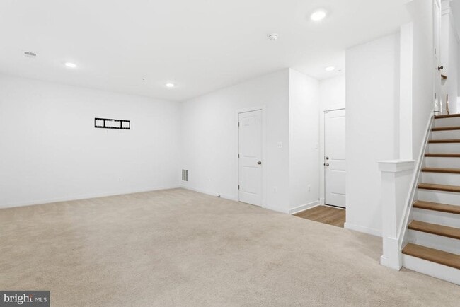 Building Photo - 614 Glenn Lk Dr