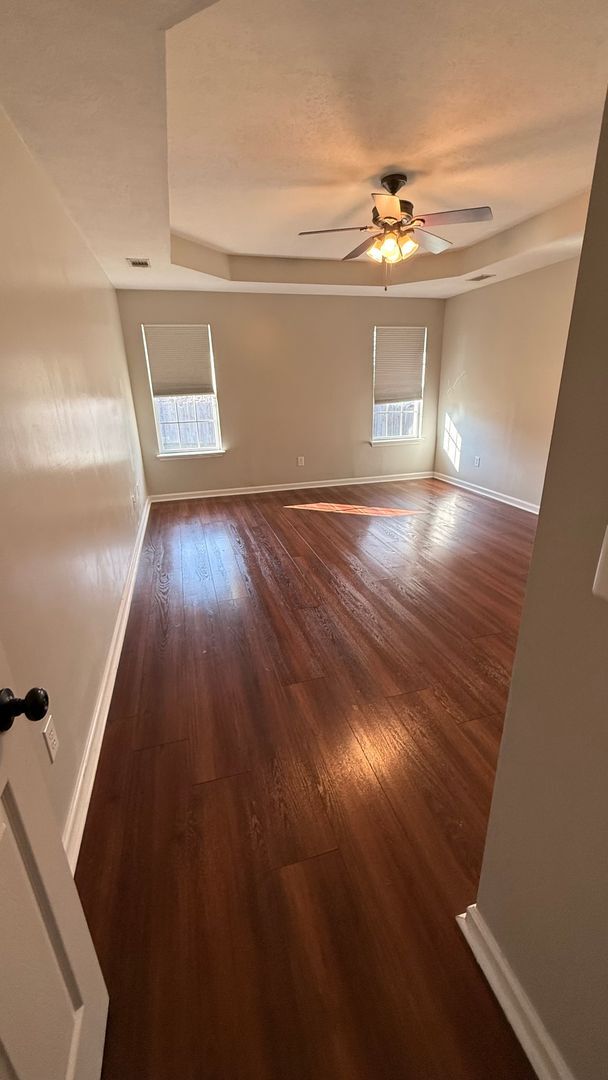 Building Photo - HOME FOR LEASE 4 BR 2 BATH RANCHSTYLE  SPLIT FLOOR PLAN AND OPEN  LARGE  FENCED BACKYARD  CONVENI...