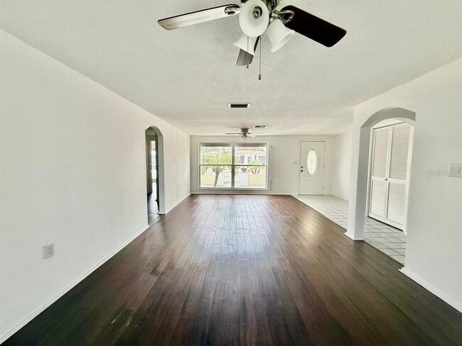 Building Photo - 7131 Potomac Dr